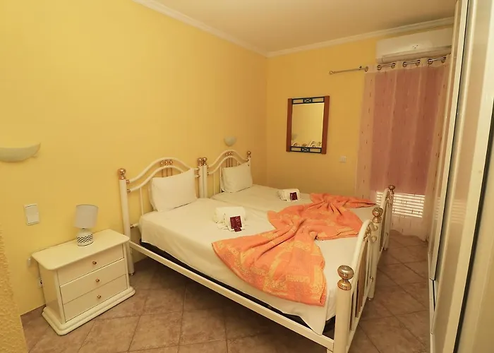 Venha Nadar A Oura Albufeira